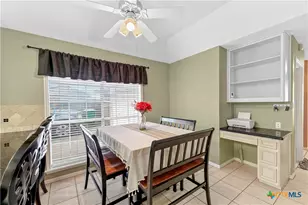 412 Cherrystone Cir, Victoria, TX 77904 - Photo 9