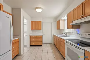 101 E Edgewater Terrace, New Braunfels, TX 78130 - Photo 11