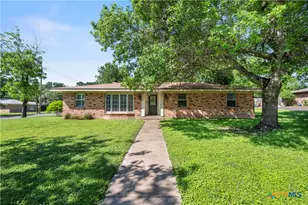 400 Downing St, Belton, TX 76513 - Photo 1