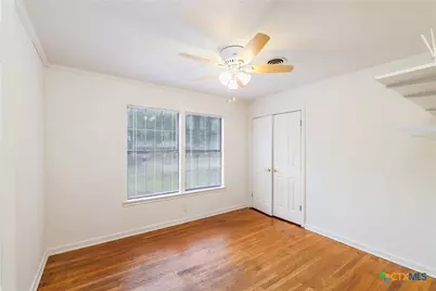 140 Hillcrest Drive, Luling, TX 78648 - Photo 21