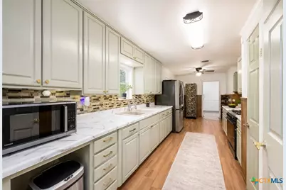 140 Hillcrest Drive, Luling, TX 78648 - Photo 5