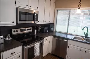 213 Taos Dr, Victoria, TX 77904 - Photo 7