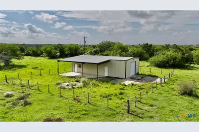 000 Briggs Boulevard, Victoria, TX 77904 - Photo 9