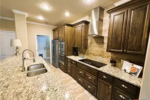 207 Secretariat Dr, Victoria, TX 77901 - Photo 7
