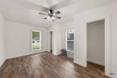 401 S Kings Trail, Little River Academy, TX 76554 - Photo 13