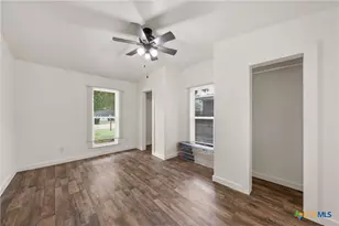 401 S Kings Trail, Little River Academy, TX 76554 - Photo 13
