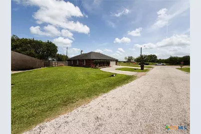 216 Sparrow Lane, Victoria, TX 77905 - Photo 41