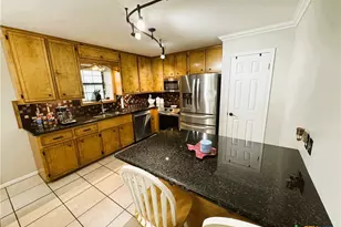 216 Sparrow Ln, Victoria, TX 77905 - Photo 17