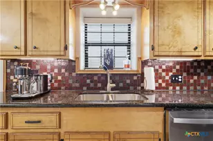 216 Sparrow Ln, Victoria, TX 77905 - Photo 15