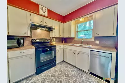 203 W Koether Street, Shiner, TX 77984 - Photo 15