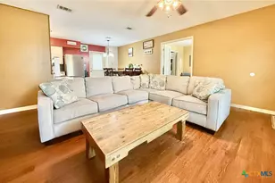 203 W Koether St, Shiner, TX 77984 - Photo 7