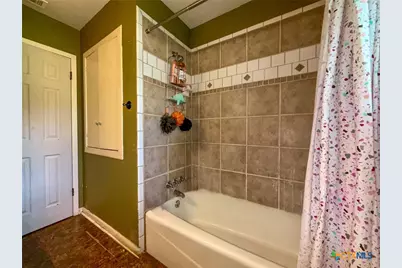 203 W Koether Street, Shiner, TX 77984 - Photo 29