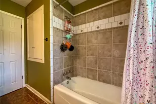 203 W Koether St, Shiner, TX 77984 - Photo 29