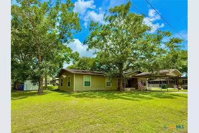203 W Koether Street, Shiner, TX 77984 - Photo 3