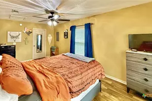 203 W Koether St, Shiner, TX 77984 - Photo 21