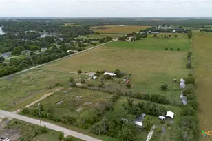 402 Happy Haven Rd, Mcqueeney, TX 78123 - Photo 9