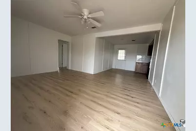 620 W Avenue B, Copperas Cove, TX 76522 - Photo 5