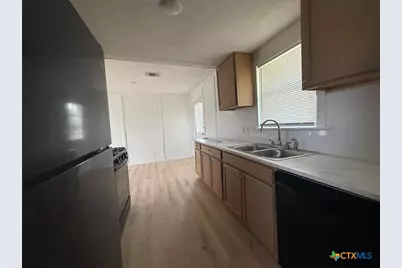 620 W Avenue B, Copperas Cove, TX 76522 - Photo 9