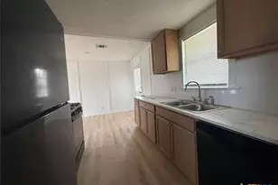 620 W Avenue B, Copperas Cove, TX 76522 - Photo 9