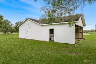80 Hunters Way, Victoria, TX 77904 - Photo 33