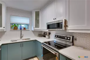 5608 Cougar Dr, Austin, TX 78745 - Photo 11