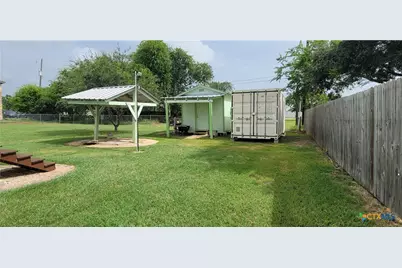 1007 W Dallas Avenue, Seadrift, TX 77983 - Photo 7
