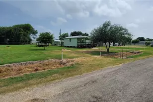 1007 W Dallas Ave, Seadrift, TX 77983 - Photo 1