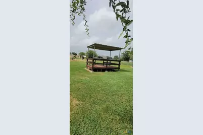 1007 W Dallas Avenue, Seadrift, TX 77983 - Photo 9