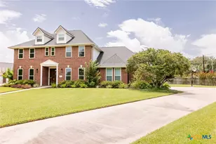 101 Legend Dr, Victoria, TX 77904 - Photo 3