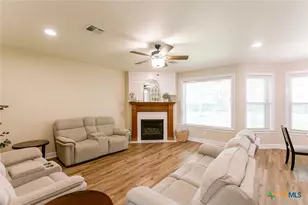 101 Legend Dr, Victoria, TX 77904 - Photo 9