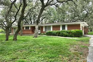 518 N San Patricio St, Goliad, TX 77963 - Photo 1