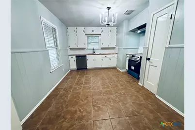 2609 Cardinal Street, Victoria, TX 77901 - Photo 5