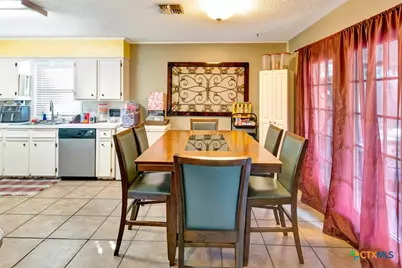 206 Fleetwood Drive, Victoria, TX 77901 - Photo 7