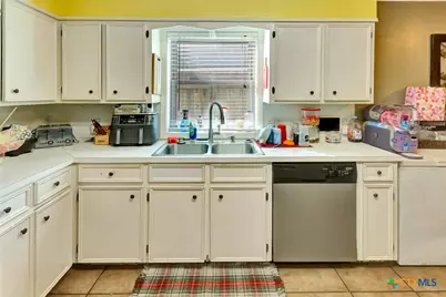 206 Fleetwood Drive, Victoria, TX 77901 - Photo 9