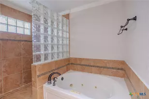 303 Turtle Rock Dr, Victoria, TX 77904 - Photo 23