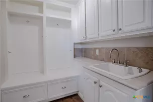 303 Turtle Rock Dr, Victoria, TX 77904 - Photo 33