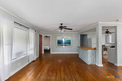 1521 S Mesquite Avenue, New Braunfels, TX 78130 - Photo 11