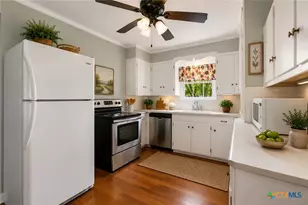 1521 S Mesquite Ave, New Braunfels, TX 78130 - Photo 15