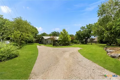 1521 S Mesquite Avenue, New Braunfels, TX 78130 - Photo 35