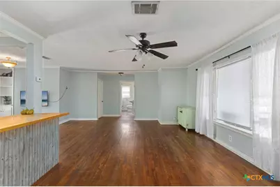 1521 S Mesquite Avenue, New Braunfels, TX 78130 - Photo 5