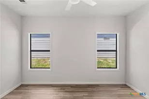 814 S 22nd St, Temple, TX 76501 - Photo 5