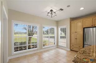 273 Shannon Valley Dr, Victoria, TX 77904 - Photo 11