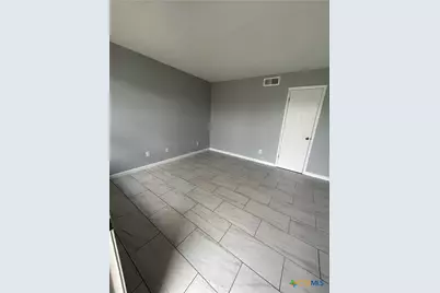 1601 Meadowview Drive, Port Lavaca, TX 77979 - Photo 9