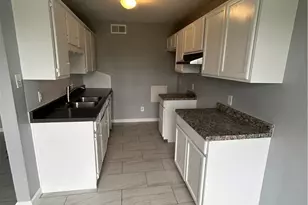 1601 Meadowview Dr, Port Lavaca, TX 77979 - Photo 5