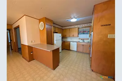 311 Delany Street, Seguin, TX 78155 - Photo 5