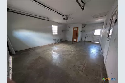 311 Delany Street, Seguin, TX 78155 - Photo 15