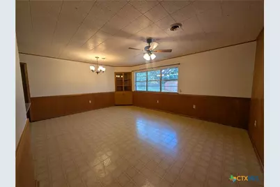 311 Delany Street, Seguin, TX 78155 - Photo 3