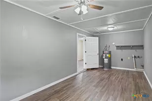 205 Sandra St, Edna, TX 77957 - Photo 7