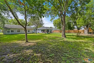 205 Sandra St, Edna, TX 77957 - Photo 13