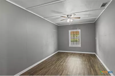 205 Sandra Street, Edna, TX 77957 - Photo 7